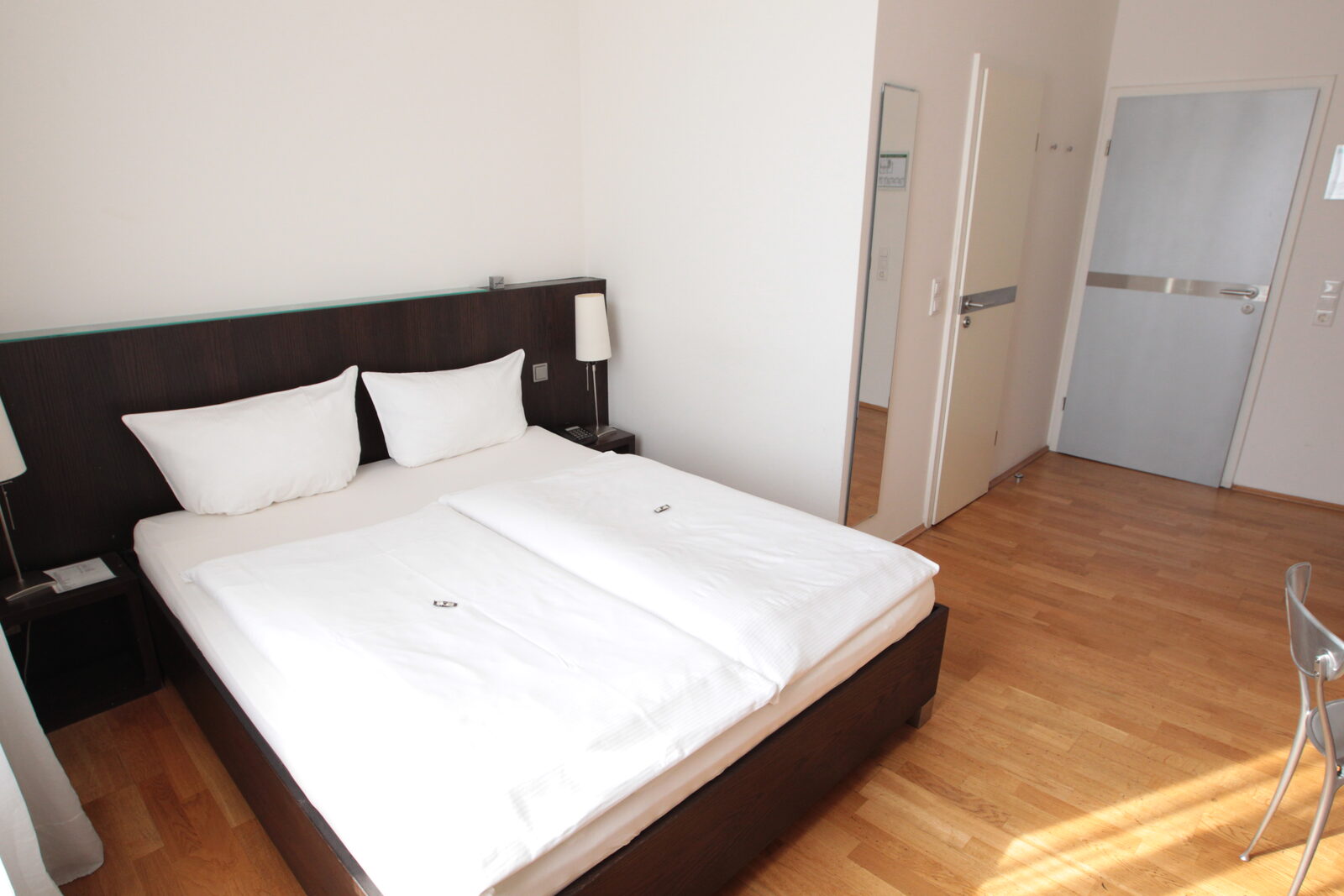 Doppelzimmer mit Holzboden